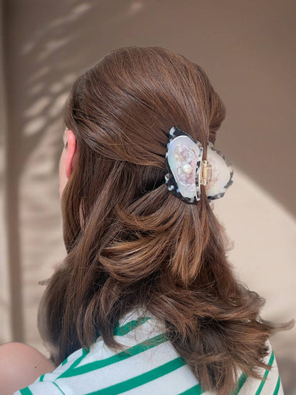 Oyster Claw Clip with Pearl detail